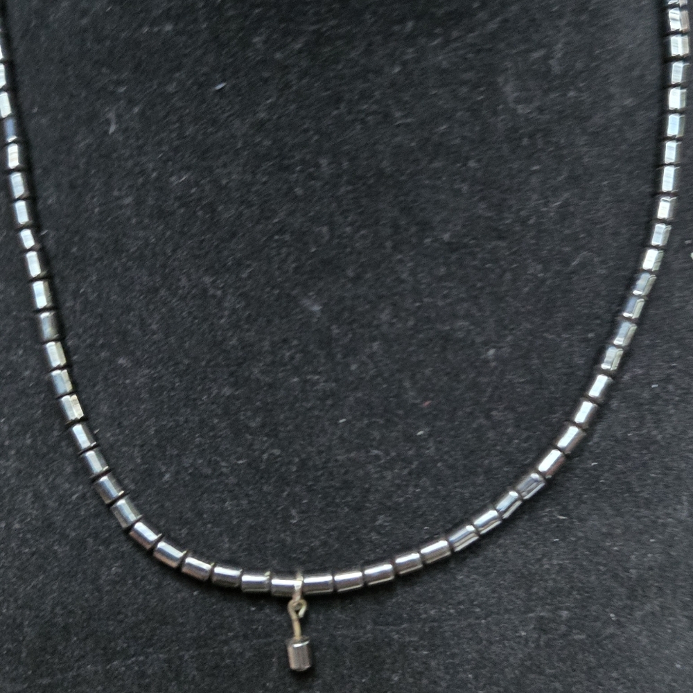 Hematite simple 16" unisex necklace - Picture 6 of 9